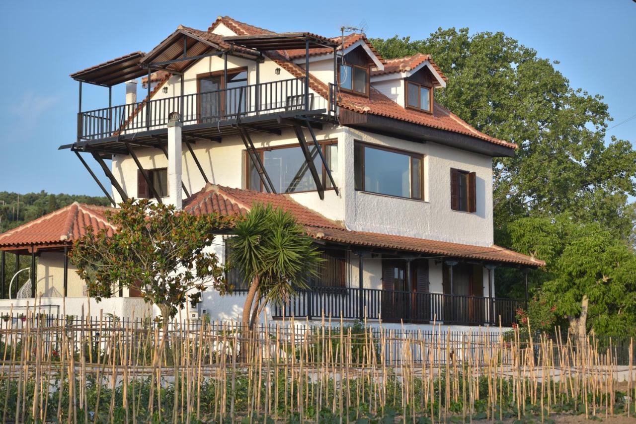 Alexandre Maison Beachfront Gialova Vacation Home Exteriör bild